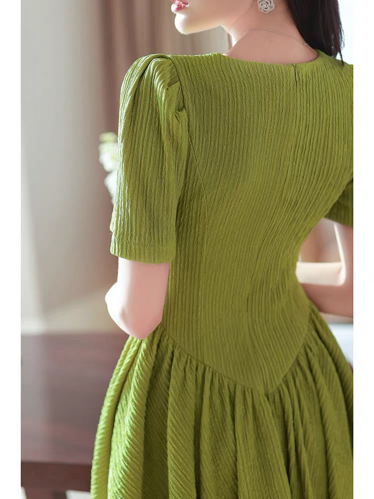 Temperament Western-style dress female summer 2022 new skirt ladies high-end jacquard short-sleeved waist pleated skirt