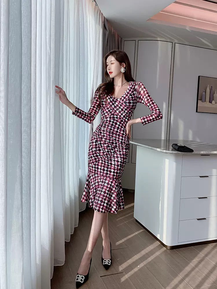European station sexy temperament elegant slim plaid dress 2022 autumn new high-end royal sister fishtail skirt 1538