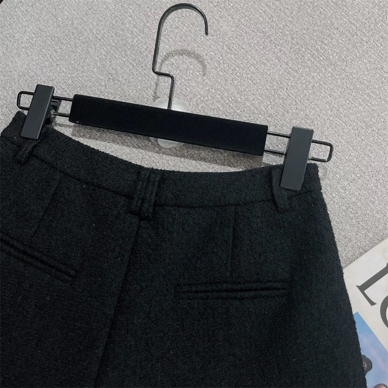 2022 early autumn new style expensive temperament tailoring simple slim fit and thin lace irregular woolen high waist hot pants women 1633