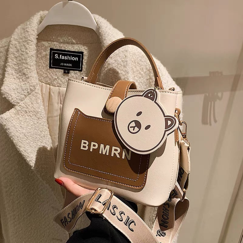 This year's popular super fire bag female ins niche 2022 new high-end messenger bag summer portable bucket bag