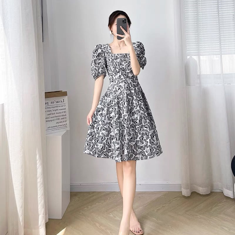 2022 new women's summer loose mid-length ruffled short-sleeved dress women's white puff sleeve doll skirt