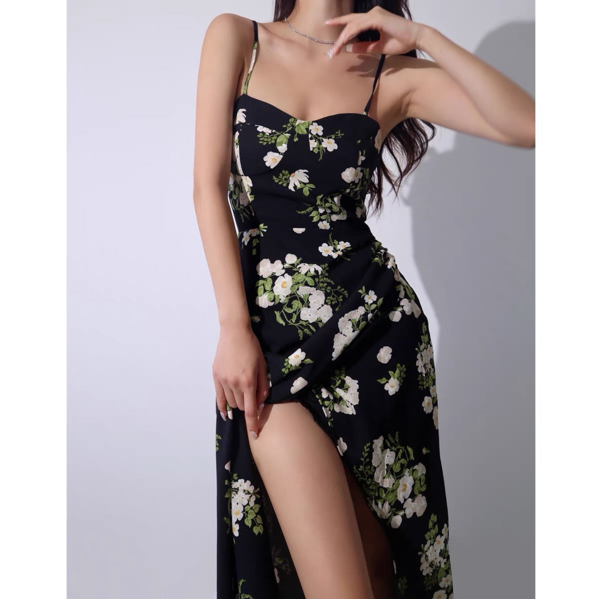 French elegant black and white flower lace-up dress female sexy side s Lee Nhi Boutique French elegant black and white flower lace-up dress female sexy side s Lee Nhi Boutique