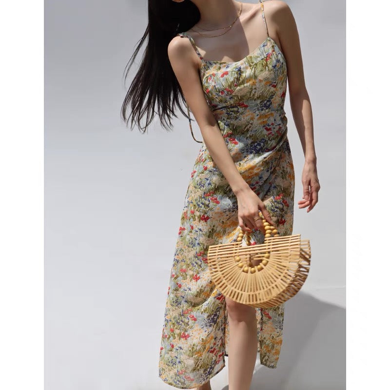 Sexy and romantic slim fit and slim V-neck suspender skirt retro print side slit thin shoulder strap waist dress long skirt