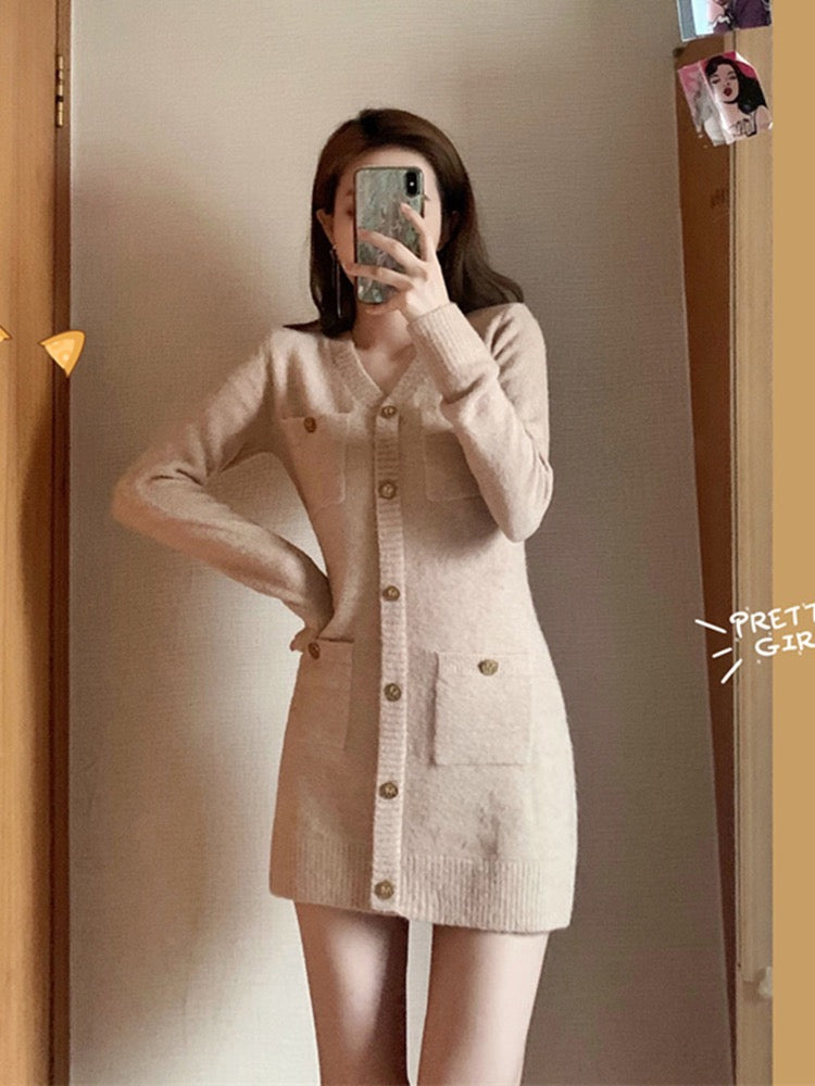 Knitted dress women's autumn and winter 2022 new women's slim and slim coat with bottoming temperament V-neck skirt