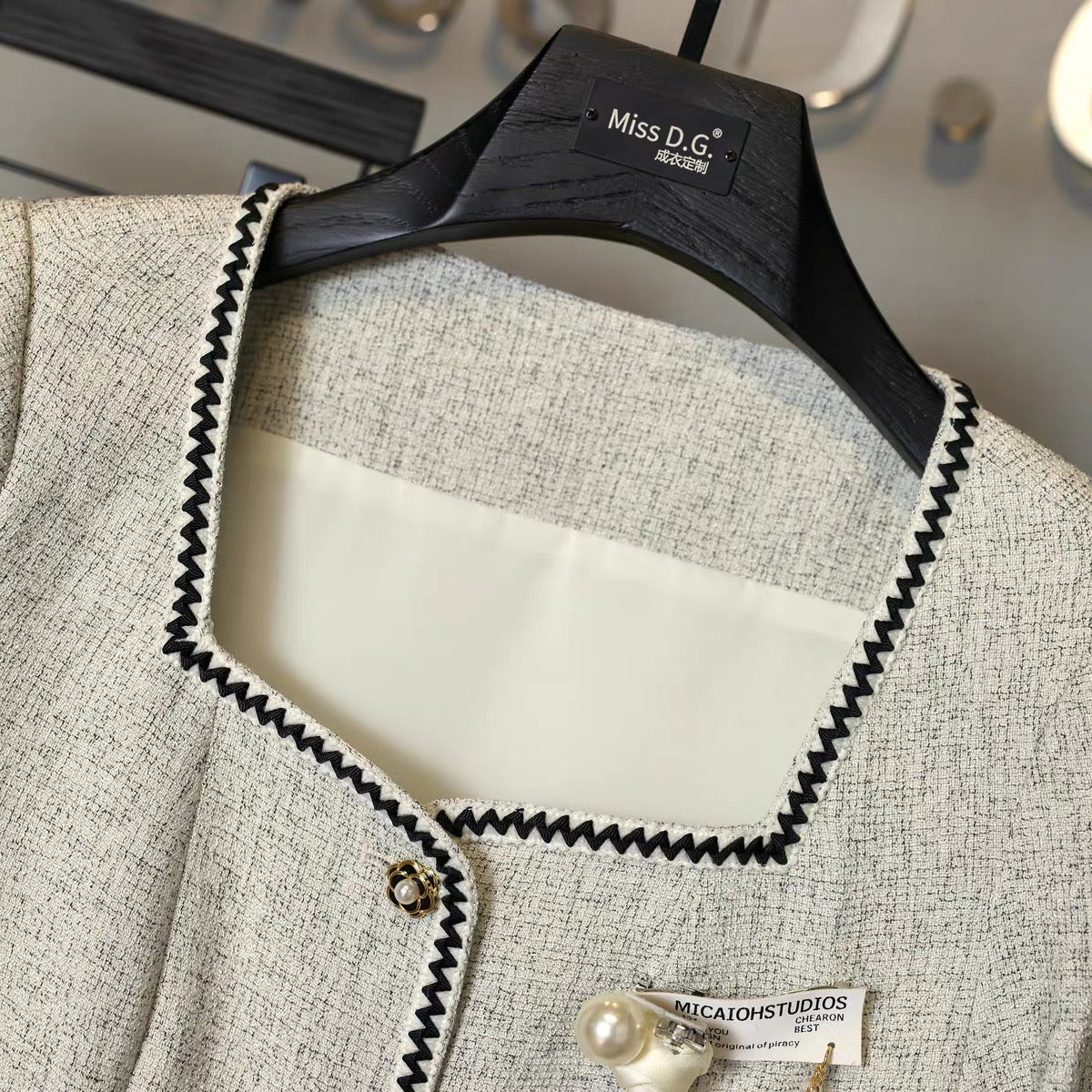 Miss DG Xiaoxiangfeng suit autumn new temperament ladies square collar short jacket slim skirt two-piece set 1688