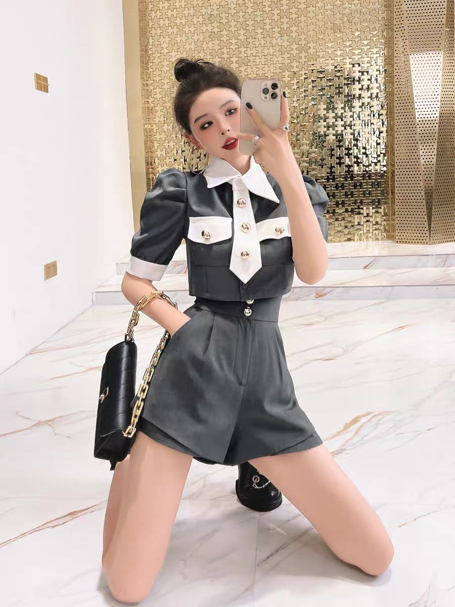 (Pre-Order) Suit fabric short-sleeved suit women's high-end 2022 summer shorts two-piece college style temperament thin women's clothing