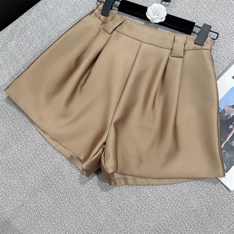 2022 early autumn new American trend texture women's sexy slim fit pearl satin A-line high-waisted wide-leg shorts 1617