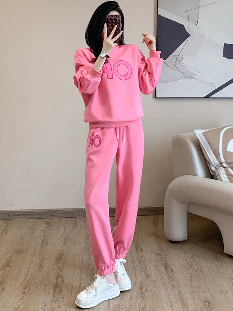 Sports and leisure suits women's autumn 2022 new fashion western style age-reducing high-end sense sweater fashionable fried street two-piece set