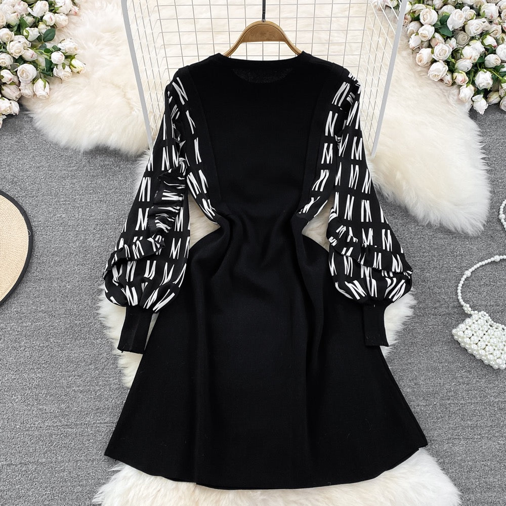 2023 Autumn New Fake Two-piece Contrasting Color Long Sleeve Covering Belly Showing Thin and Age-Reducing Temperament Round Neck A-Line Knitted Dress