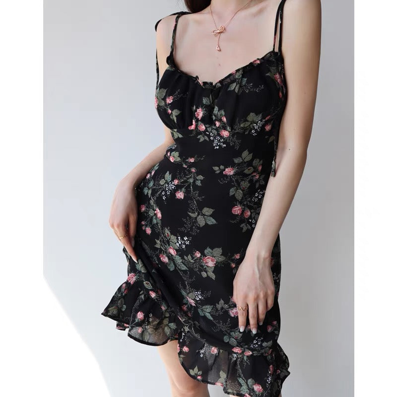 French playful girl V-neck elastic lace floral suspender skirt high waist shows thin legs long drape dress