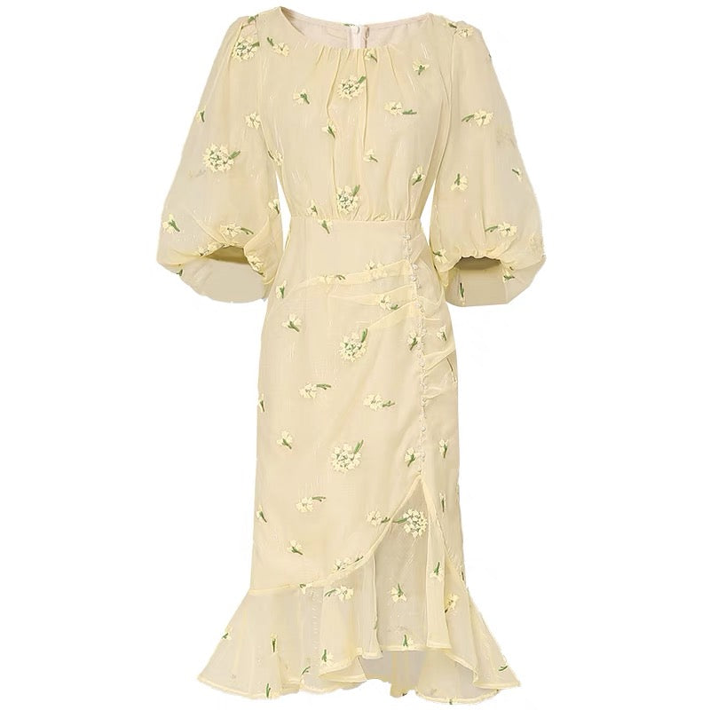 Summer women's clothing 2022 new temperament lantern sleeves slim waist and thin embroidered gauze dress long skirt skirt