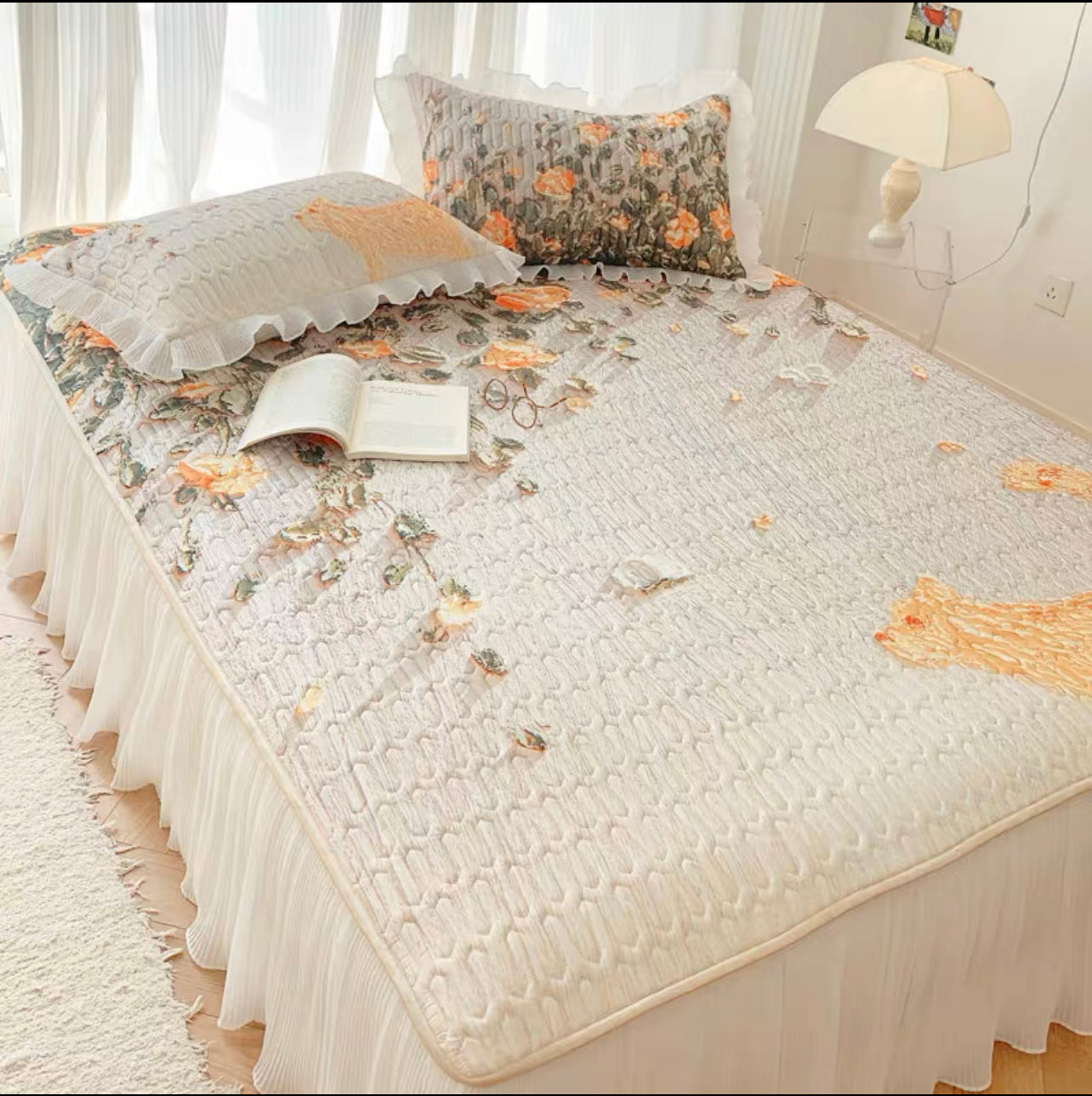 Ice silk latex mat three-piece bed skirt summer washable machine washable air-conditioning soft mat with lace bed cover
