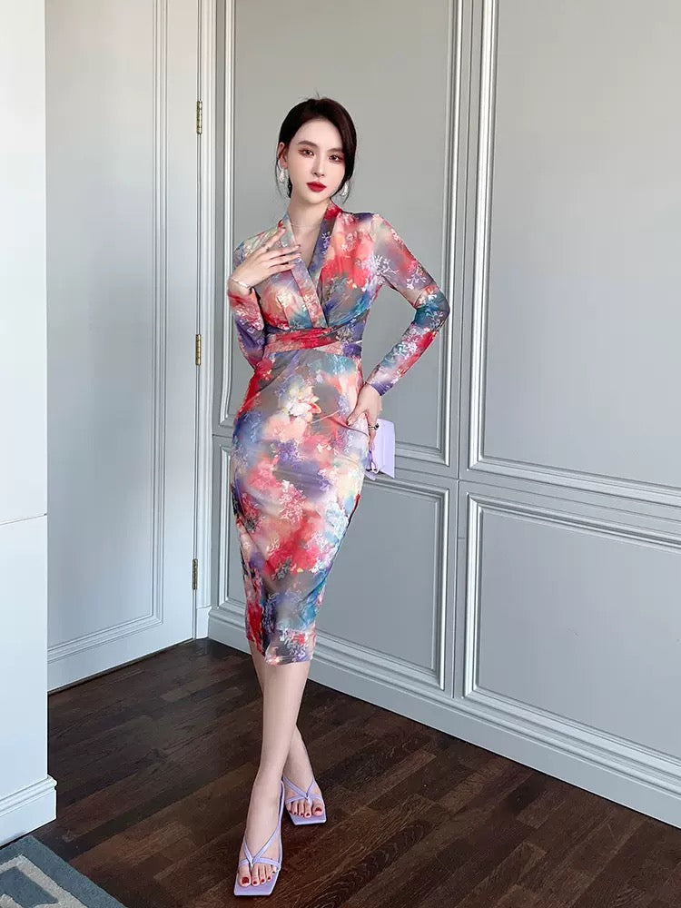 European station smudged dress autumn 2022 new women's French temperament V-neck slim slimming one-step skirt 1543