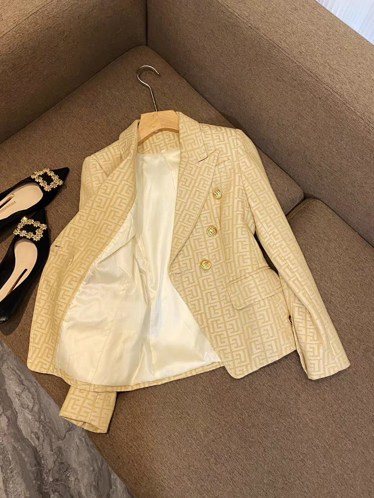 European goods Chunchun small niche design sense khaki Shenzhen high-end quality suit jacket female 6692 long sleeves.