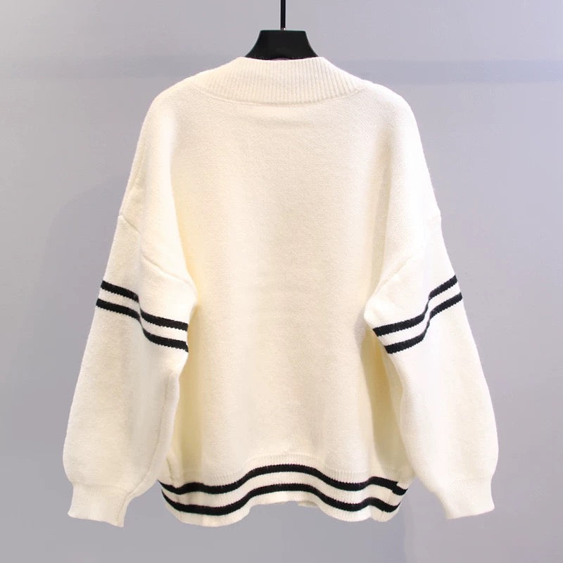 Embroidered little bee sweater coat women's autumn and winter 2022 new loose and lazy style outer wear design sense knitted cardigan