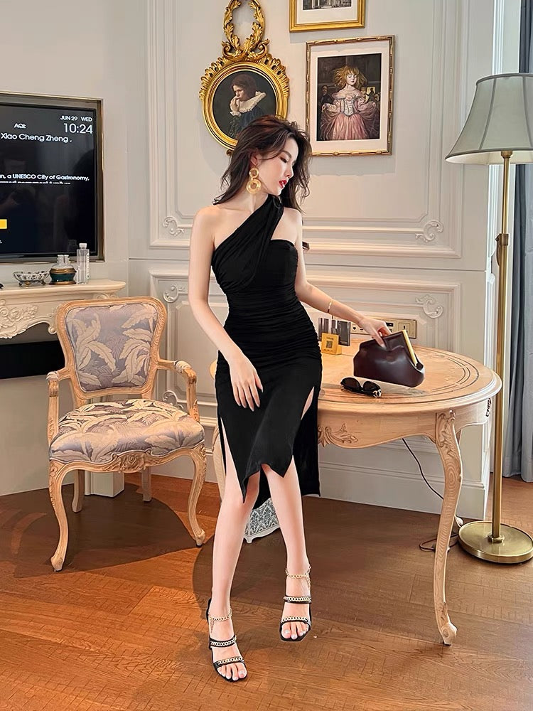 European station Hepburn style little black dress women's summer chic ladies pleated waist bag hip slim dress is huge and thin