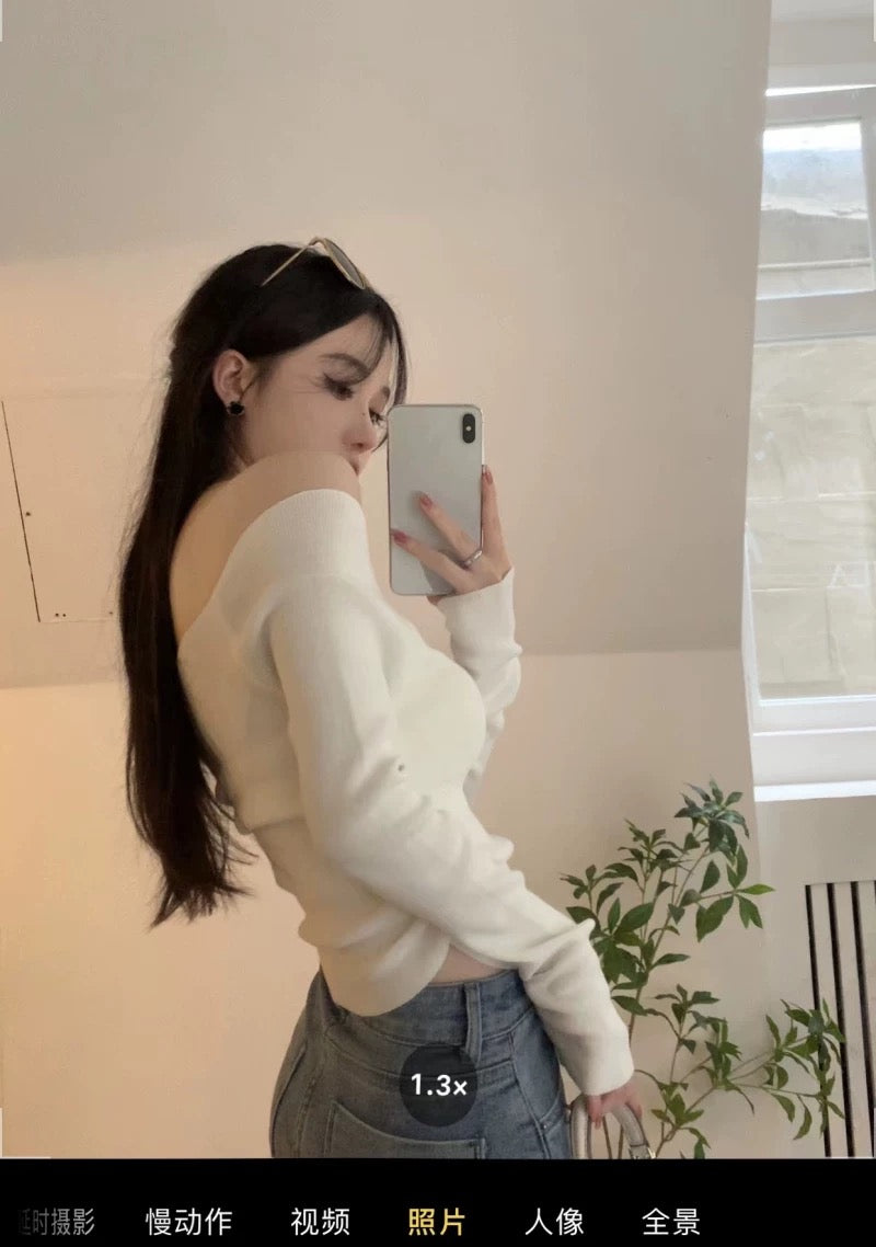 One-shoulder knitted T-shirt women's summer white sweet hot girl off-the-shoulder tight-fitting design niche long-sleeved short top