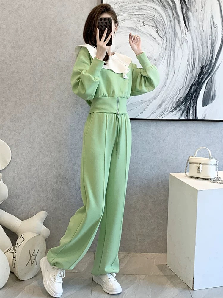 European goods fried street sports and leisure suit women's autumn 2022 new fashion fresh age-reducing sweater wide-leg pants two-piece set