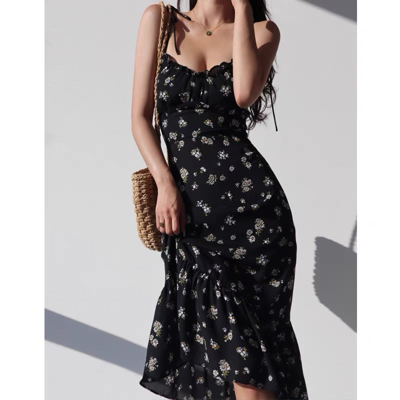 French retro V-neck thin shoulder strap daisy print suspender skirt women's A-line dress lace ruffled sexy long skirt