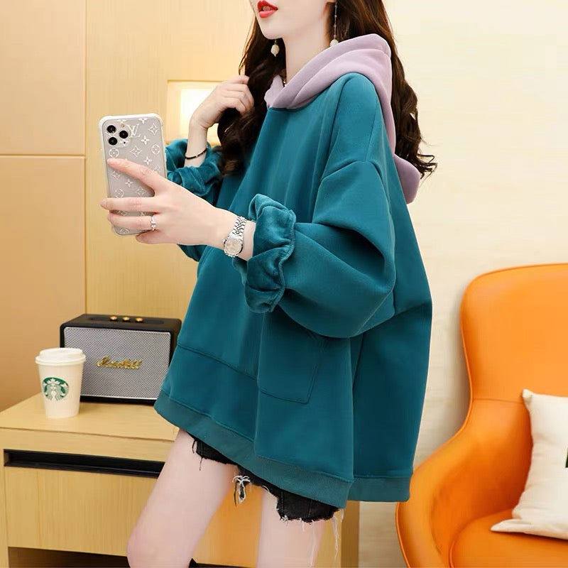 Fleece and thickened hooded sweater women's 2022 new autumn and winter hot style fashion western style age-reducing loose design coat