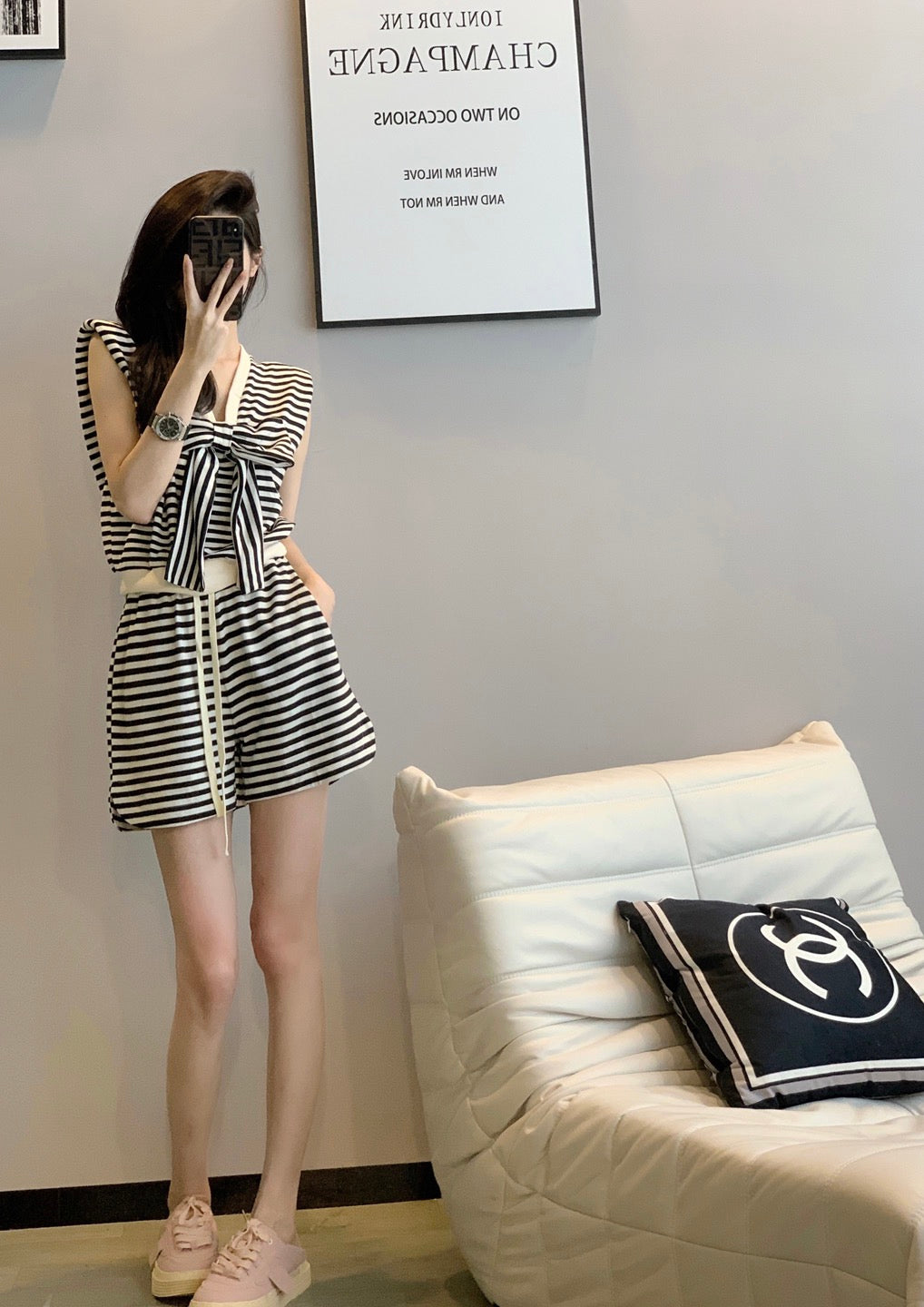 2022 summer new style small fragrance net red age reduction casual striped sleeveless top shorts two-piece suit female tide