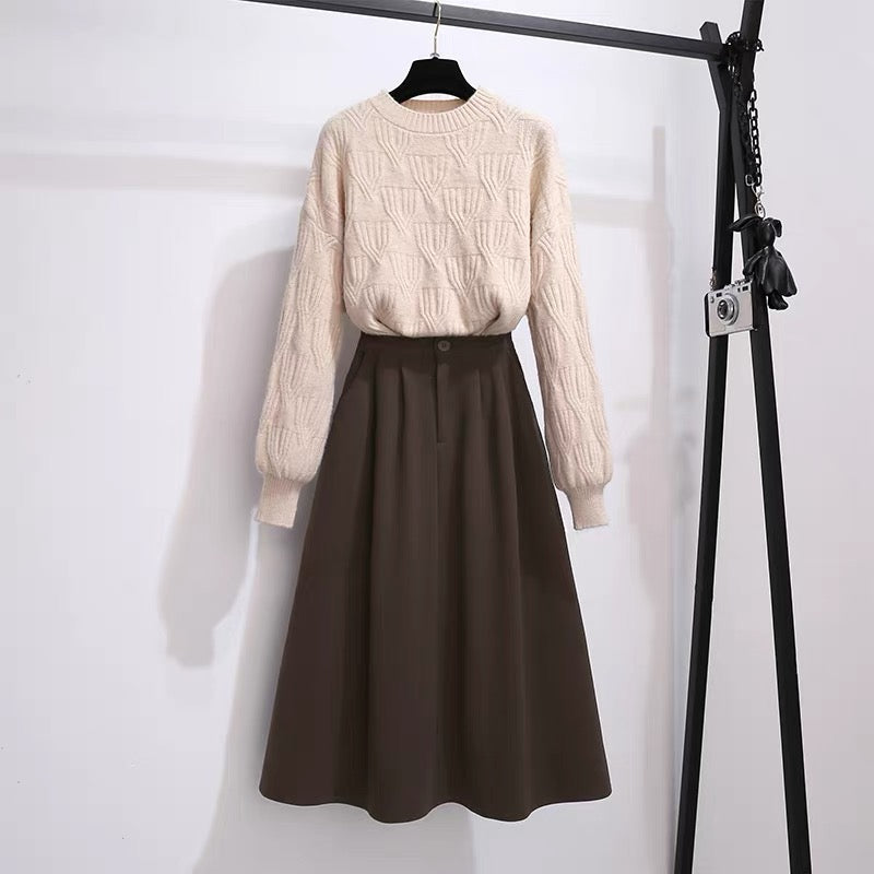 Dress female early autumn 2022 new small temperament goddess fan bottoming sweater skirt two-piece suit