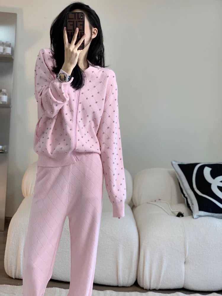 Early autumn, small fragrance, western style, age-reducing temperament, Hong Kong style, retro chic, casual fashion, knitted trousers, two-piece suit, female 1680