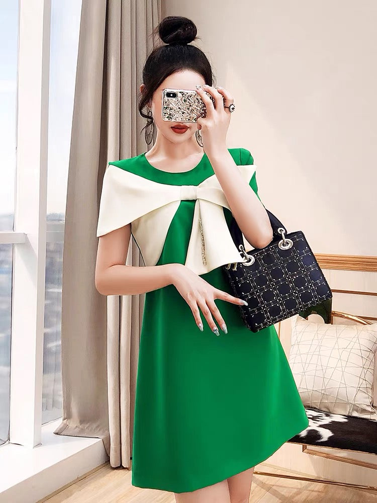 Green skirt women's 2022 new summer dress design sense of niche temperament ladies waist commuting slim dress