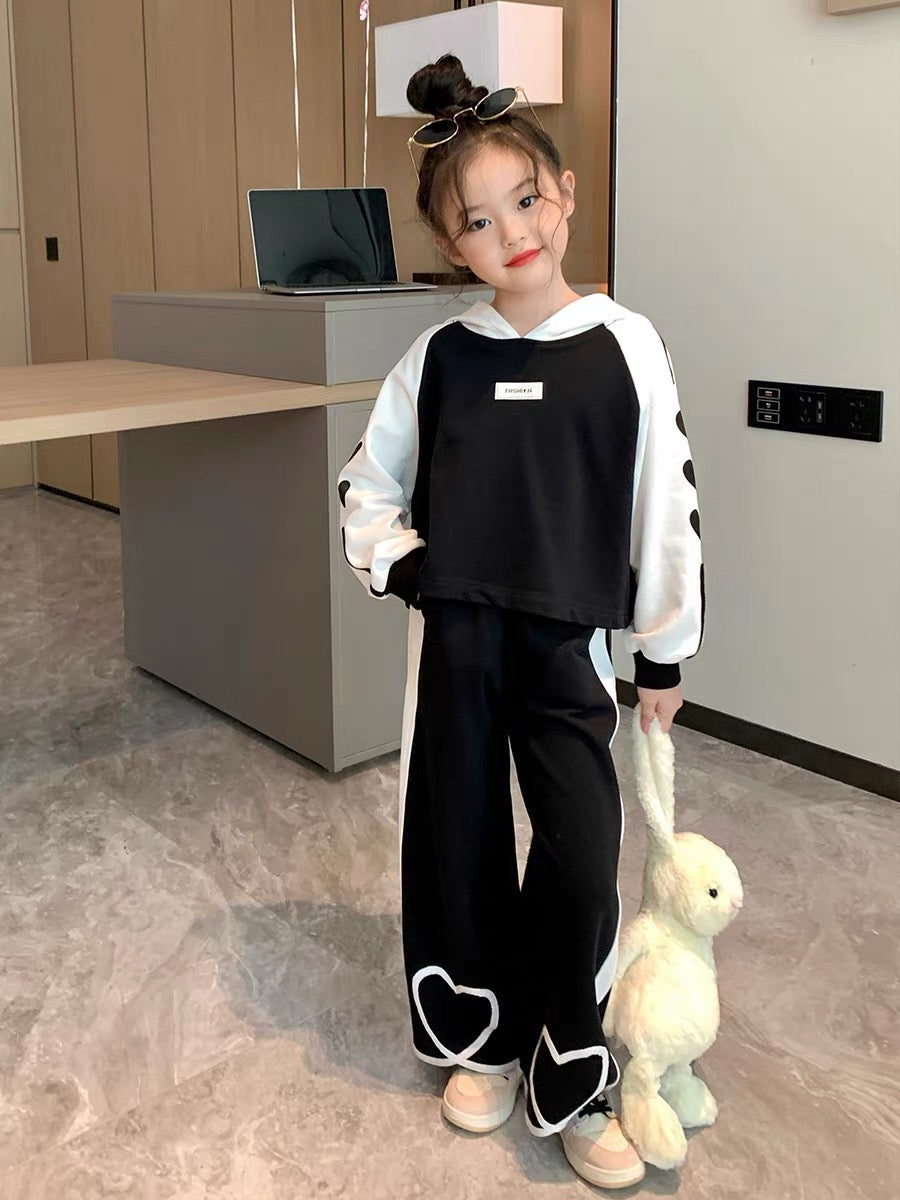 Original Girls Sports Suit 2022 New Big Kids Fashionable Western Style Children's Love Printed Casual Sweater Pants