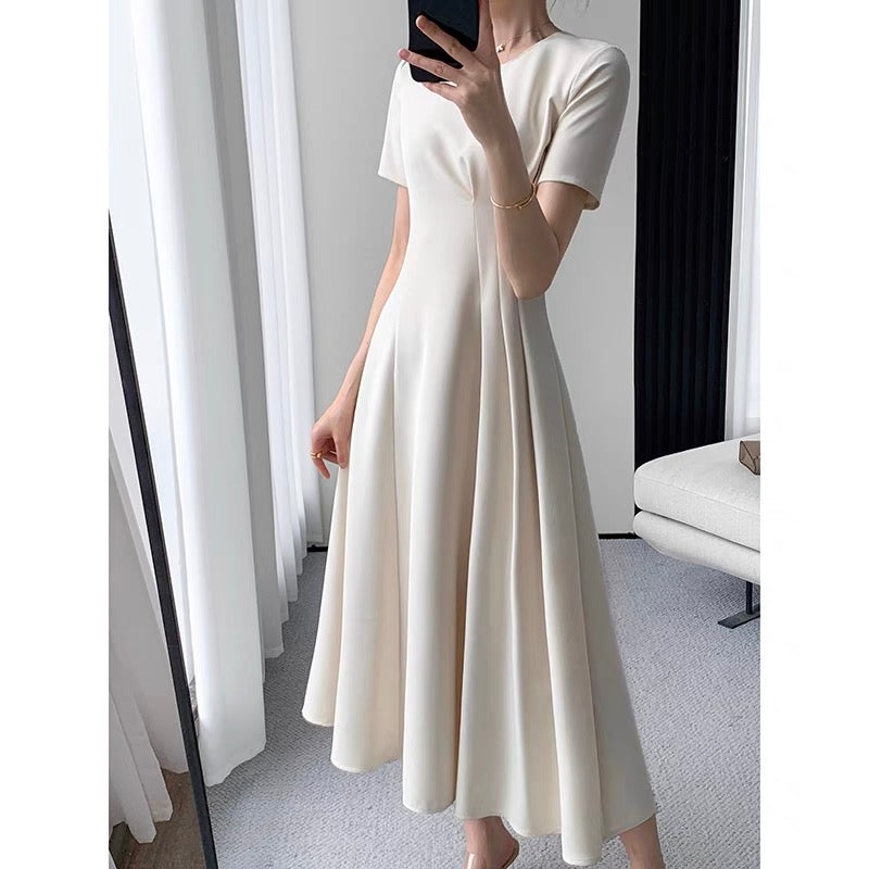 Guo Ge custom round neck dress 2022 summer new high-end sense waist slim temperament goddess fan long skirt