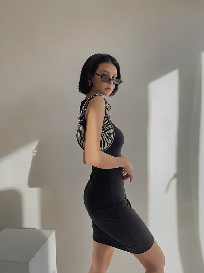 Super love Kardashian sexy backless sleeveless slim bag hip dress waist shows figure black short skirt summer