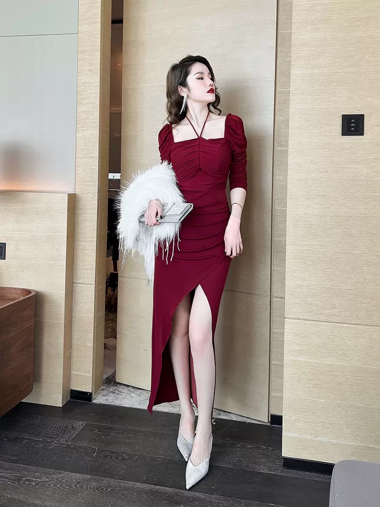 European station design sense halter neck red dress long high-end elegant and generous dress 2022 new autumn 1537