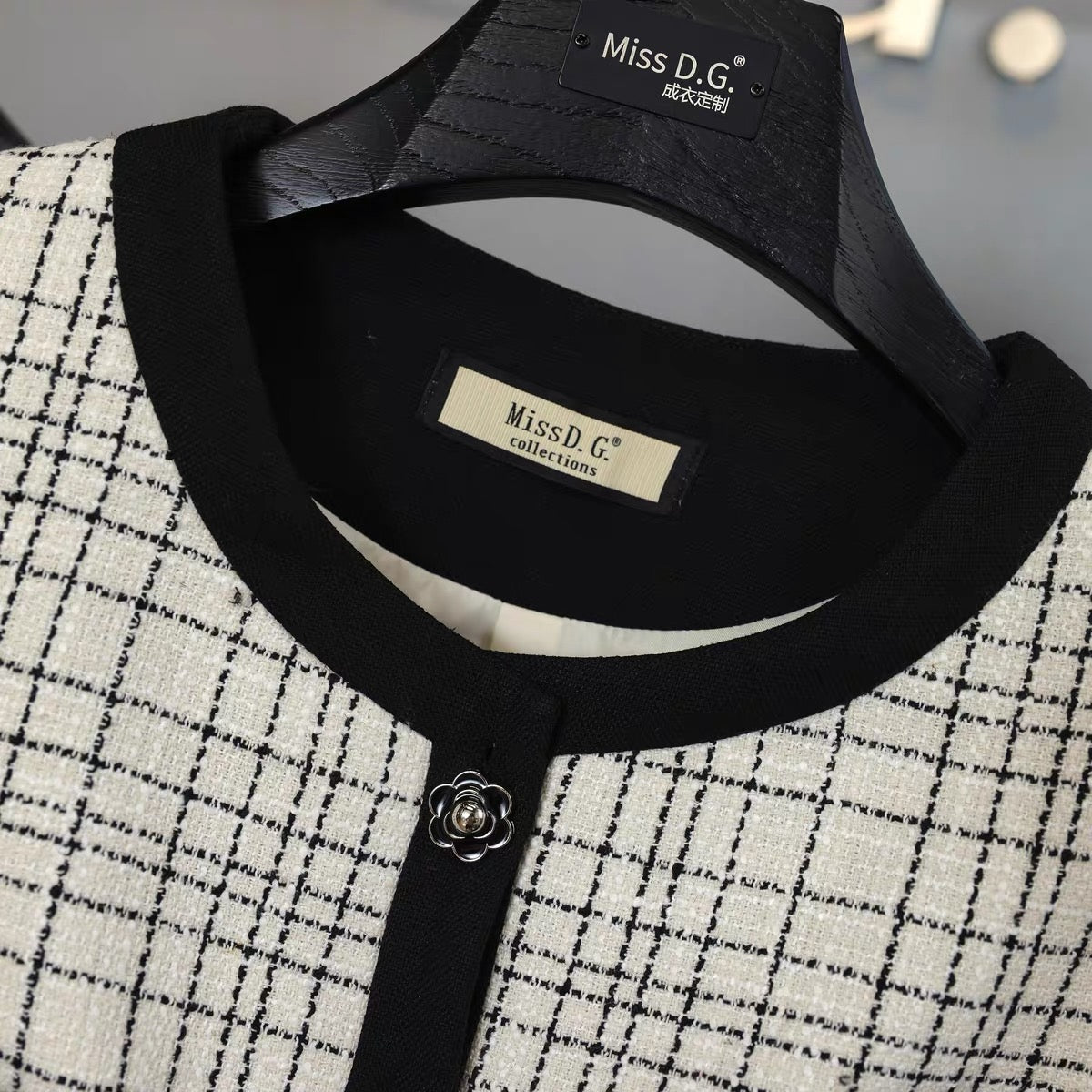 Miss DG autumn women's suit 2022 new fashion age-reducing suspender skirt small fragrance short coat two-piece set 1694