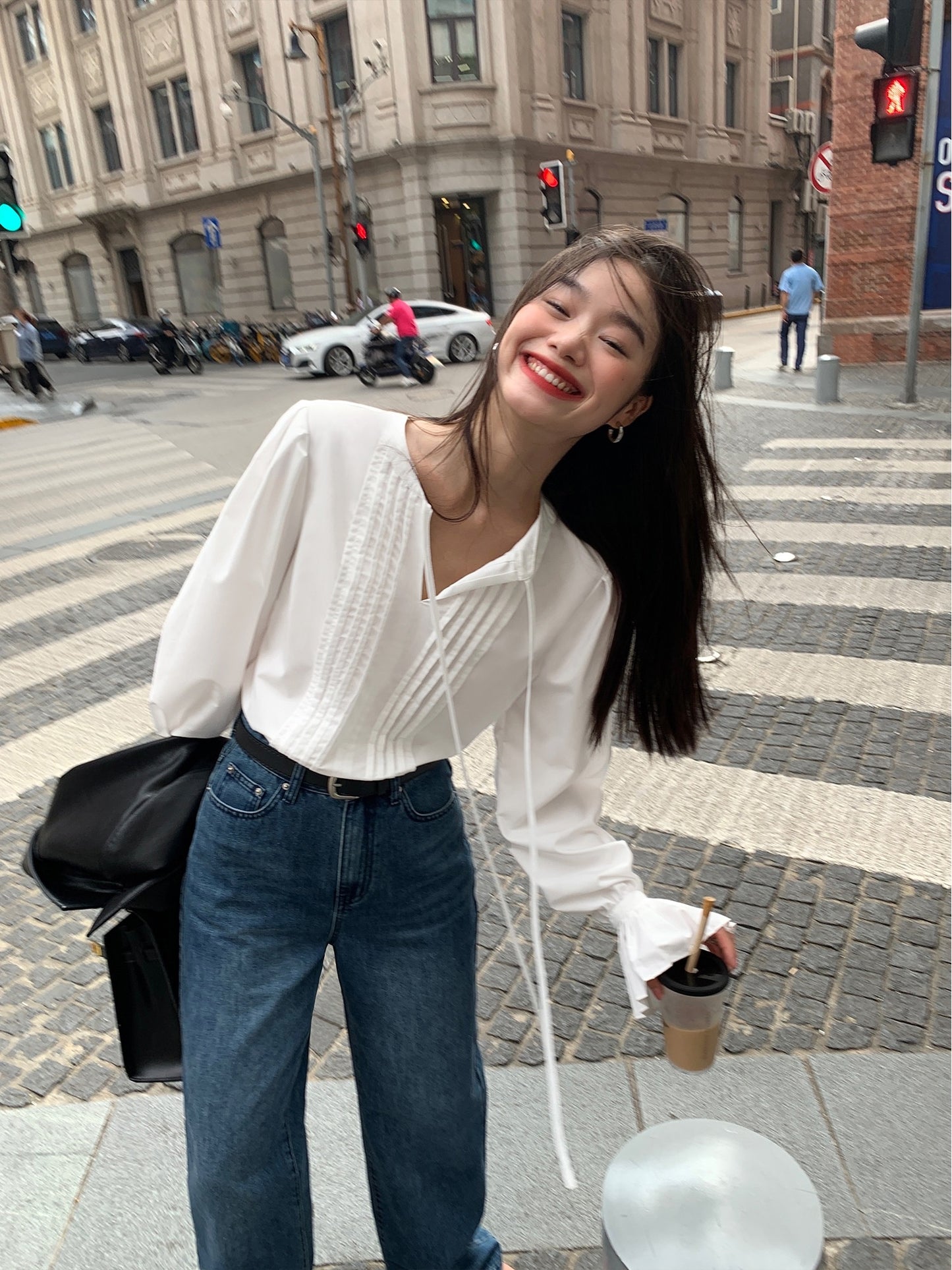 Pusumede white long-sleeved shirt female 2022 new trumpet sleeve top niche French chic lace-up shirt