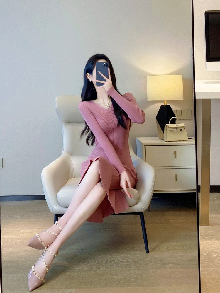 Pink knitted dress women's autumn and winter 2022 new temperament celebrity self-cultivation slim mid-length bottoming skirt