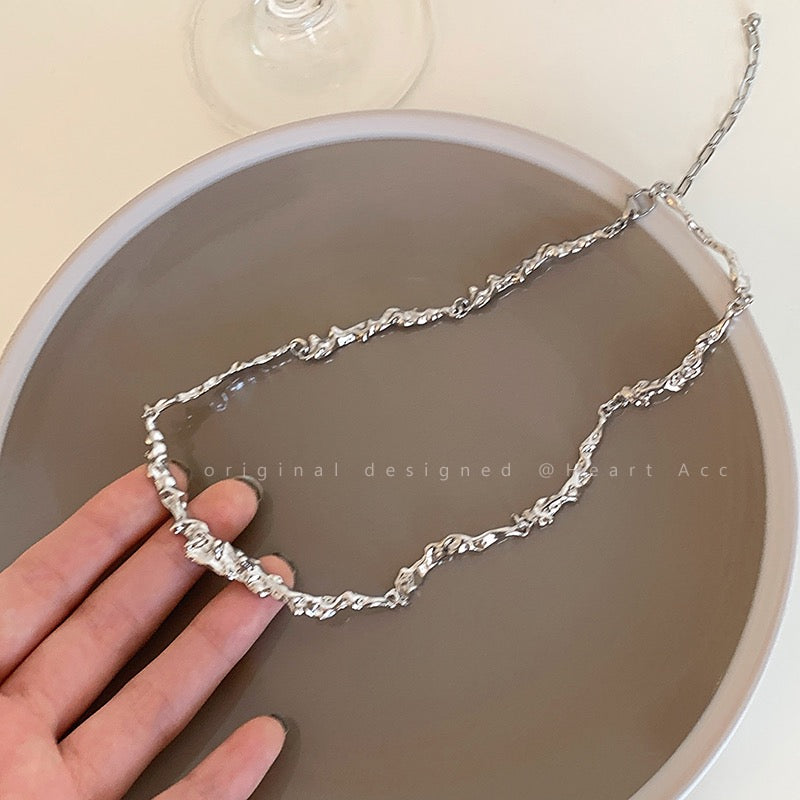 Cold wind irregular metal necklace female autumn and winter ins niche design sense accessories simple and high-end clavicle chain