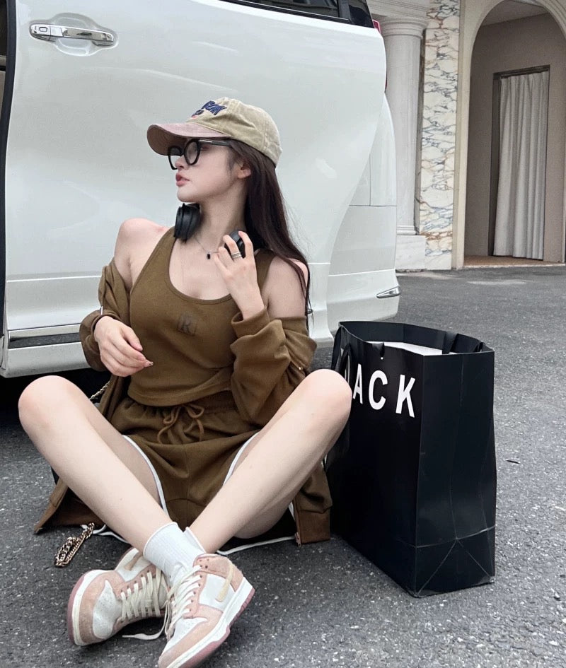 Black strawberry~ Casual sports cool girls wear suits early autumn hooded sweater shorts suspenders three-piece set