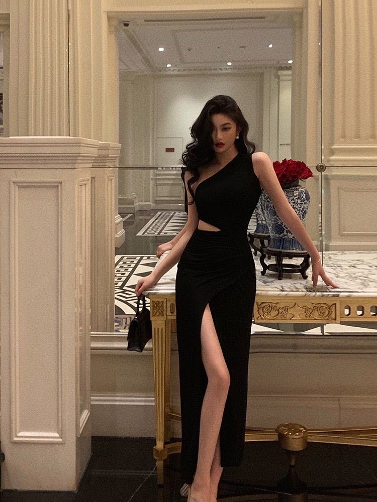 Hot Girl Sexy Slanted Shoulder Dress Female 2023 Summer New Pure Desire Temperament Hollow Slit Slim Slim Long Dress