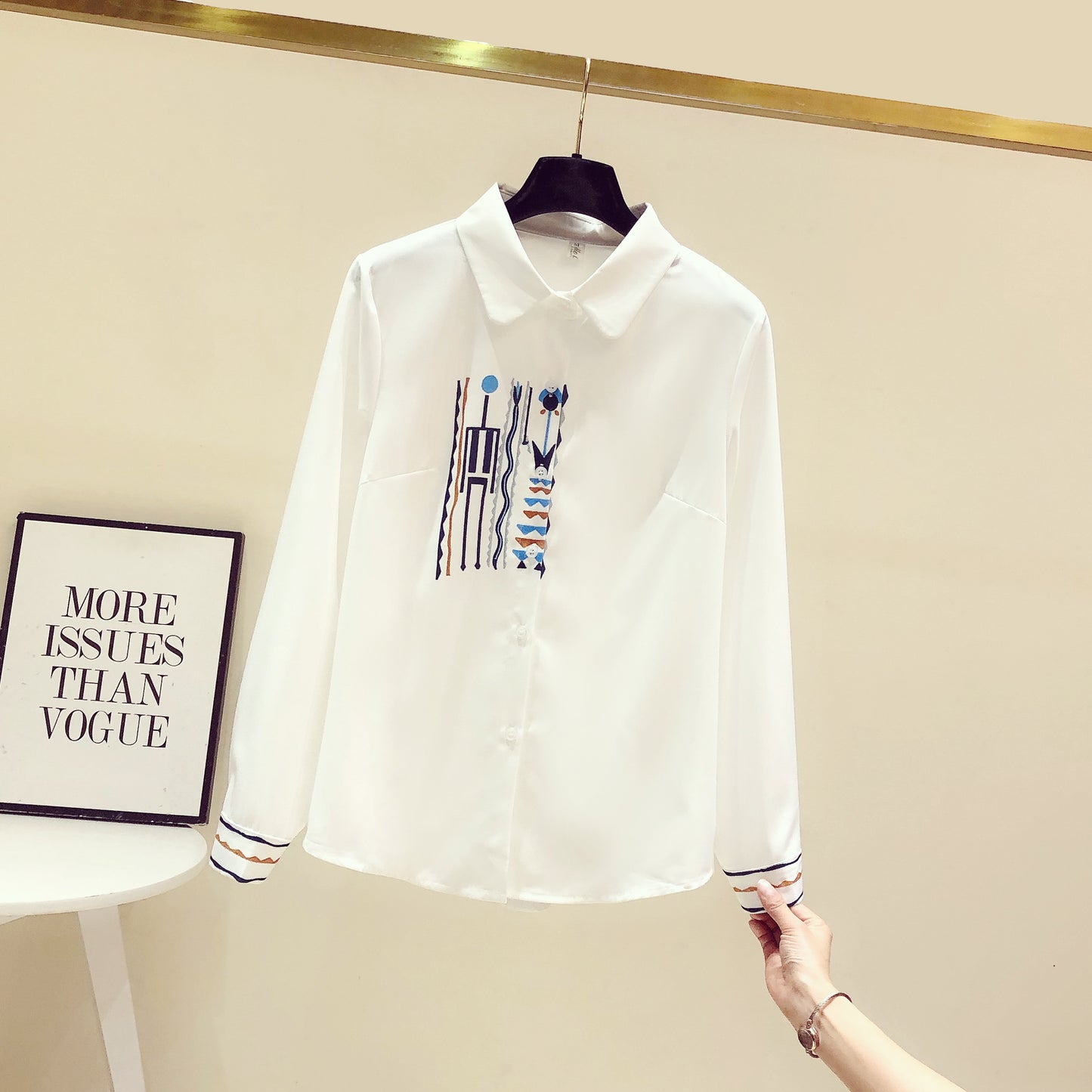 Embroidered chiffon white shirt top women's design sense niche 2022 early autumn new Korean style all-match chic shirt trend