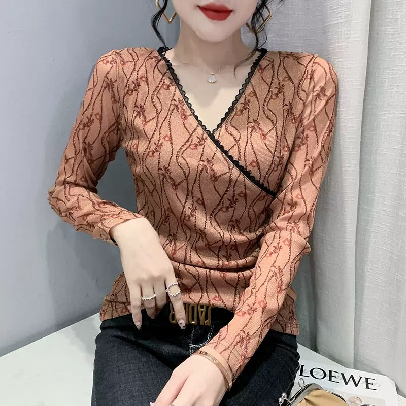 2022 autumn temperament cross V-neck long-sleeved mesh T-shirt women's slim printed top foreign style lace bottoming shirt