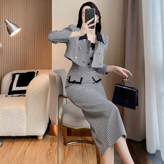 Small dress two-piece suit suspender skirt autumn professional cold women's advanced autumn 2022 early autumn new style