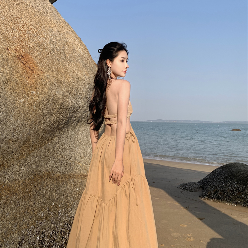 Design sense niche backless dress female summer beach suspender skirt Xishuangbanna seaside holiday big swing long skirt