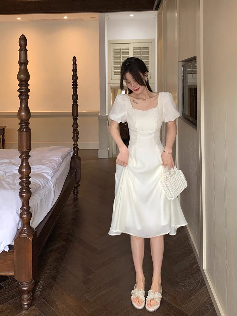Guoguojia Design sense square neck puff sleeves waist slim dress women's summer new retro sweet long skirt 18