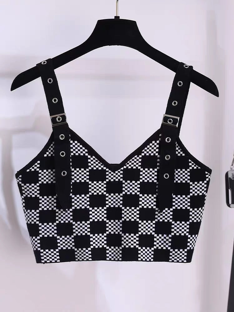 Black knitted dress women's autumn and winter 2022 new long-sleeved little man straps French bellflower two-piece suit