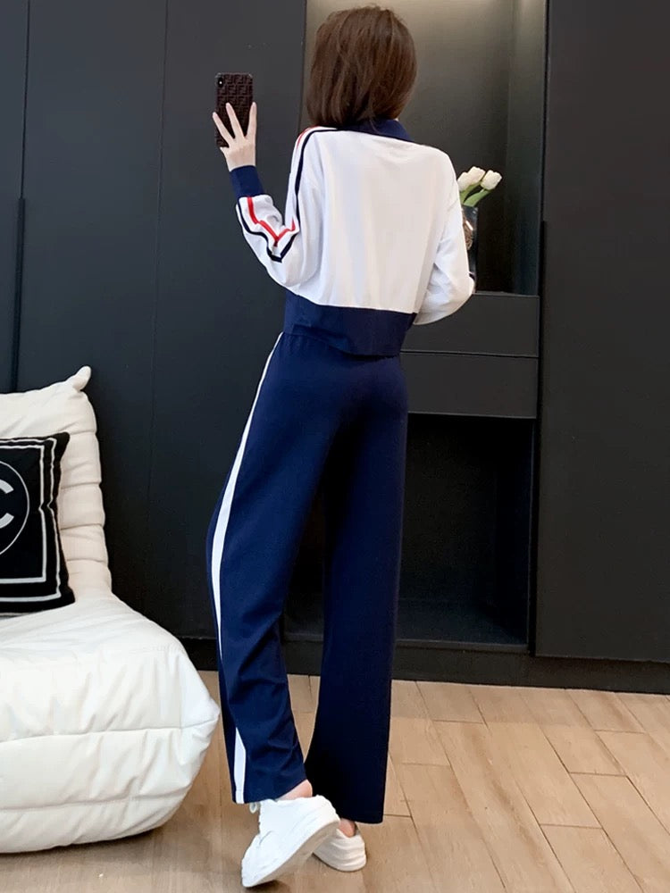 Trendy fried street sports and leisure suits women's autumn 2022 new fashion foreign style age-reducing sweater wide-leg pants two-piece set