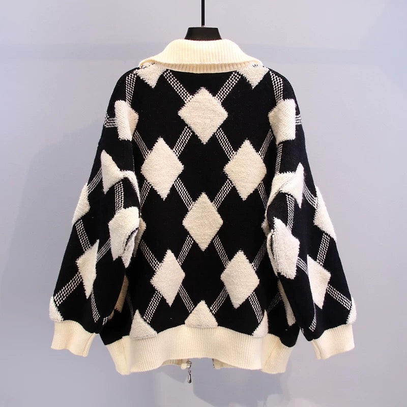 Retro diamond-shaped sweater jacket women's winter 2022 new loose and lazy style thickened zipper knitted cardigan