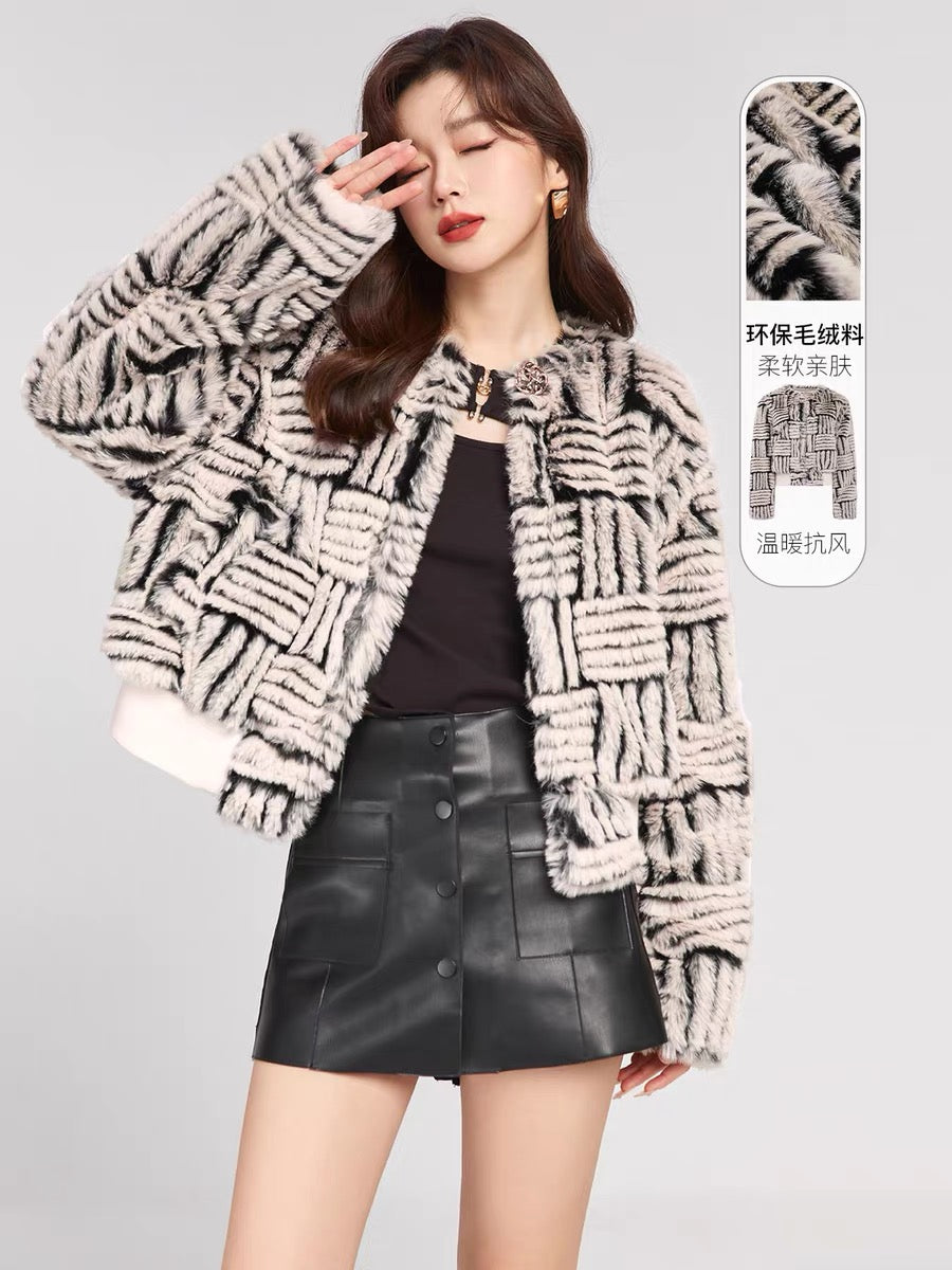 Fan rabbit woolen coat women's winter new 2022 mid-length black woolen coat Korean high-end windbreaker