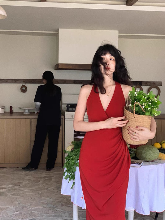 Sexy red dress for sexy and mysterious beautiful girls
