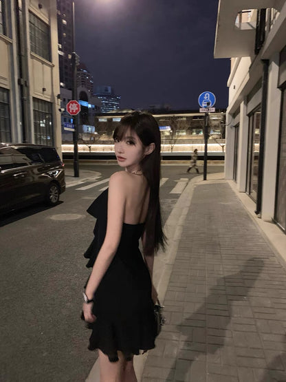 CHICYOU [Dark Night Tenderness] Black chain ruffle skirt, slimming backless halter neck dress