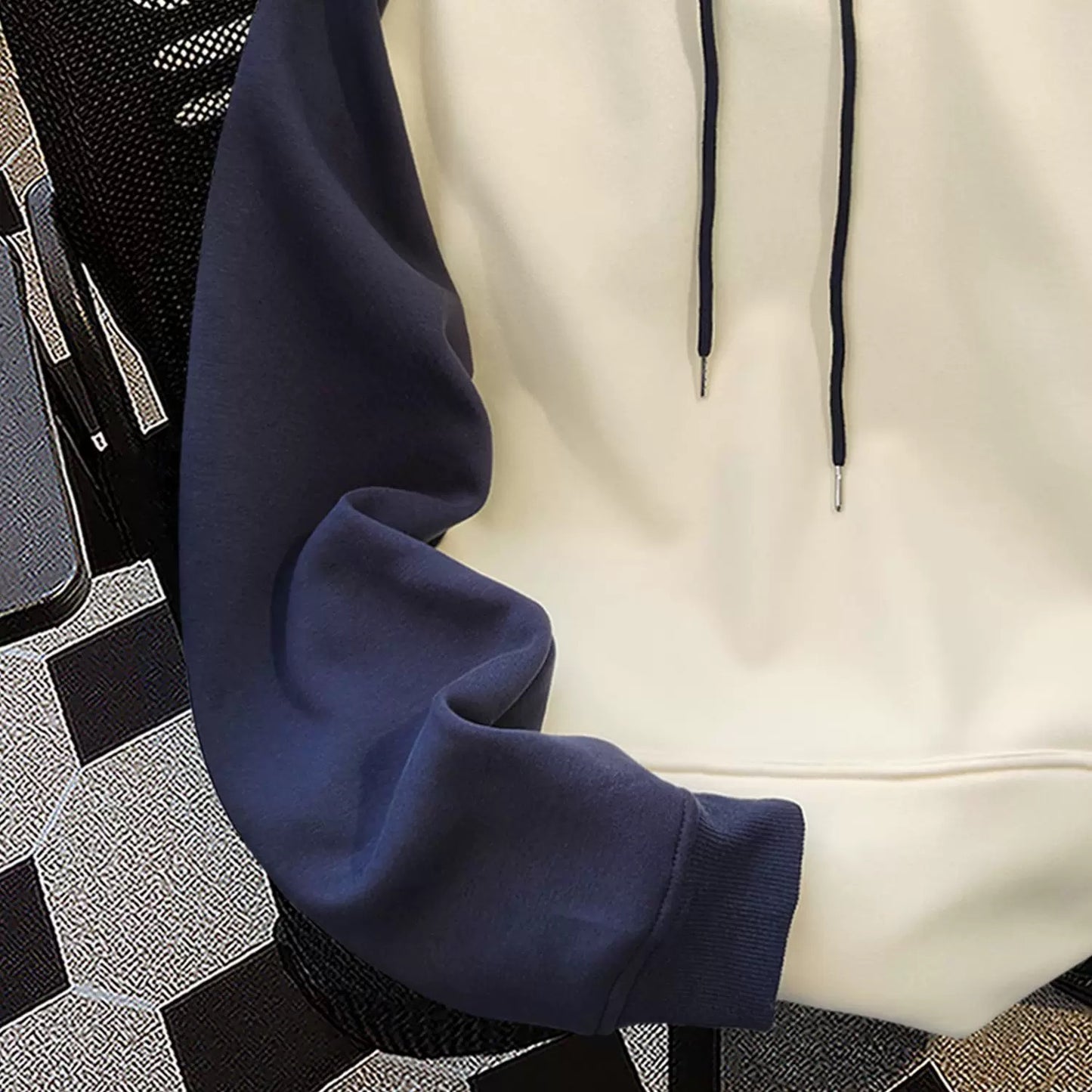 American cute crayon shinchan hooded stitching contrast color sweater for women autumn and winter plus velvet new trendy couple tops